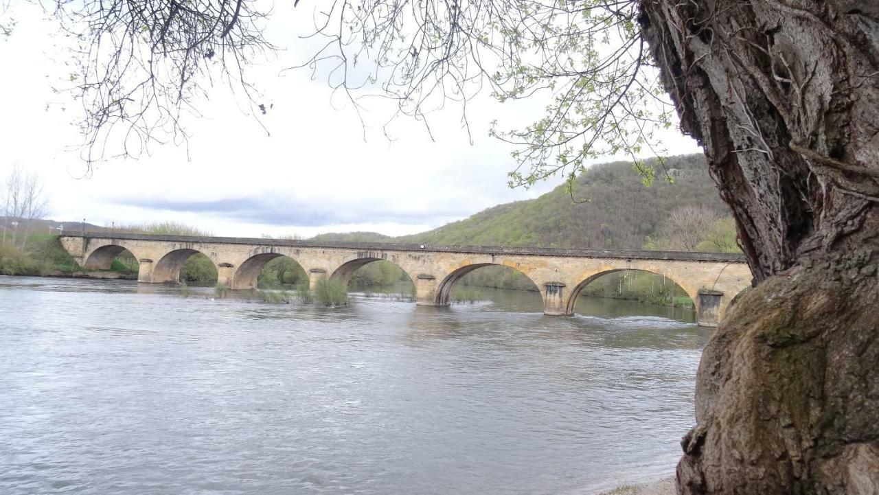 La CHAMBRE du SABOTIER - Baignade, canoë, piste cyclable à proximité Castelnaud-la-Chapelle Extérieur photo